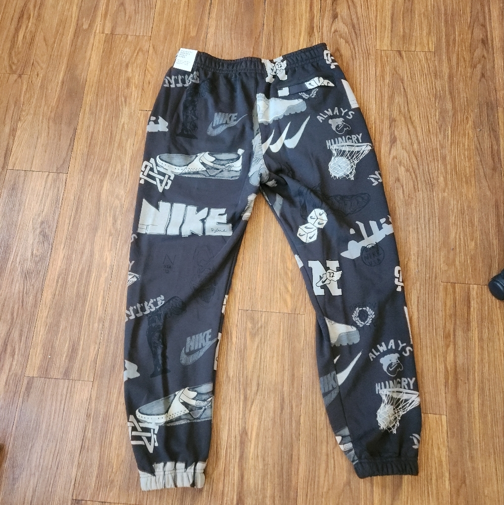 NWT Nike Urban Sweatpants Size XL - Picture 3 of 8